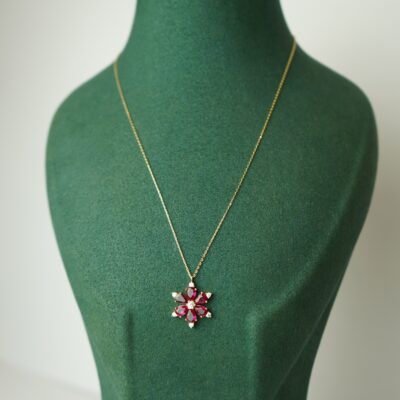 Kırmızı Taşlı Çiçek Kolye