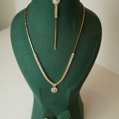 Yaprak Model Taşlı Set