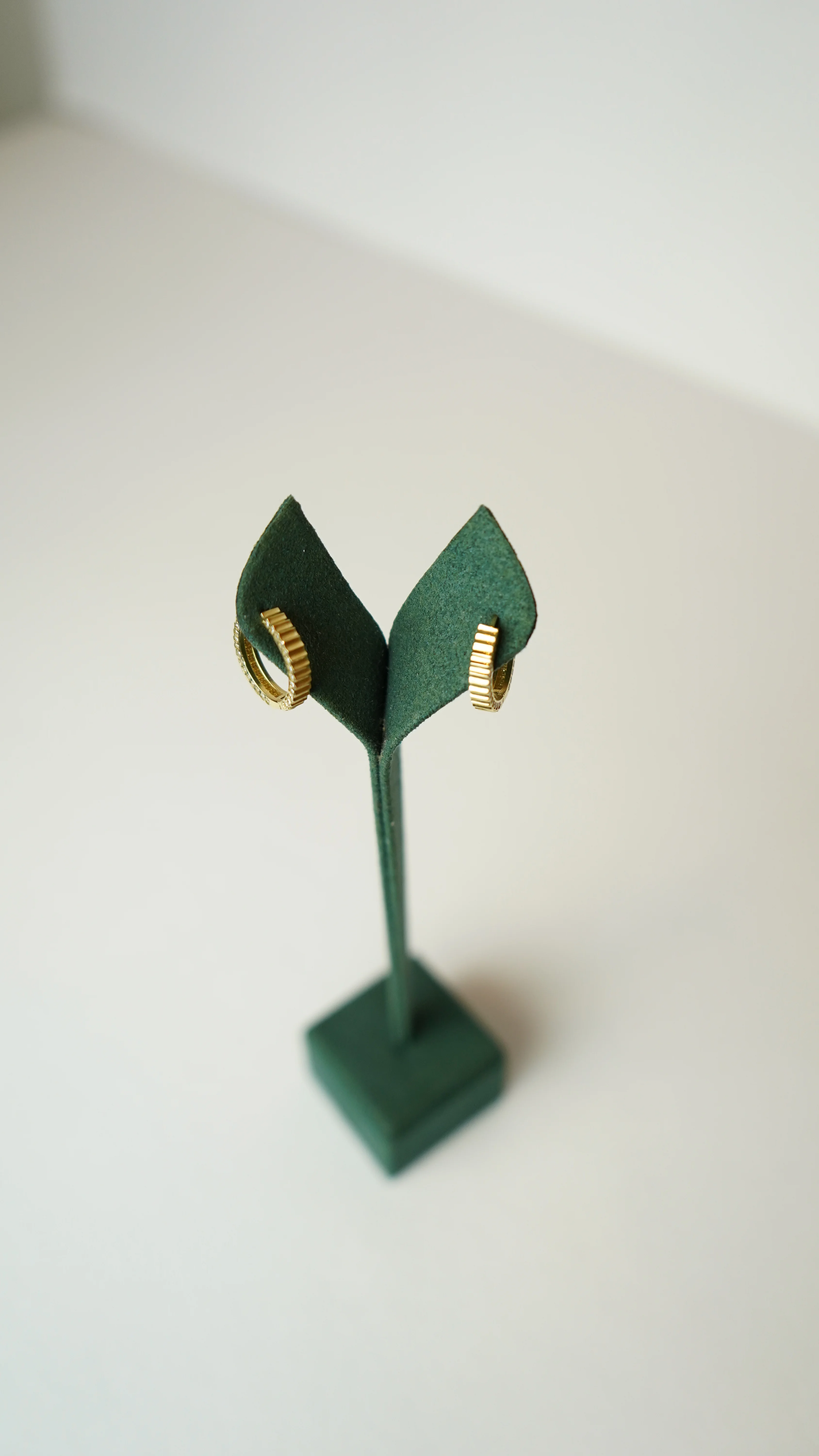 Ince Verev Kalemli Sarı Altın Küpe